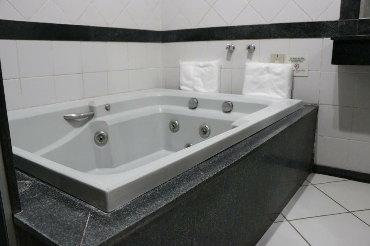 Monte Carlo Inn Монтис-Кларус Экстерьер фото